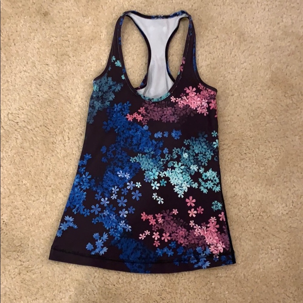 Lululemon Cool Razerback size 4